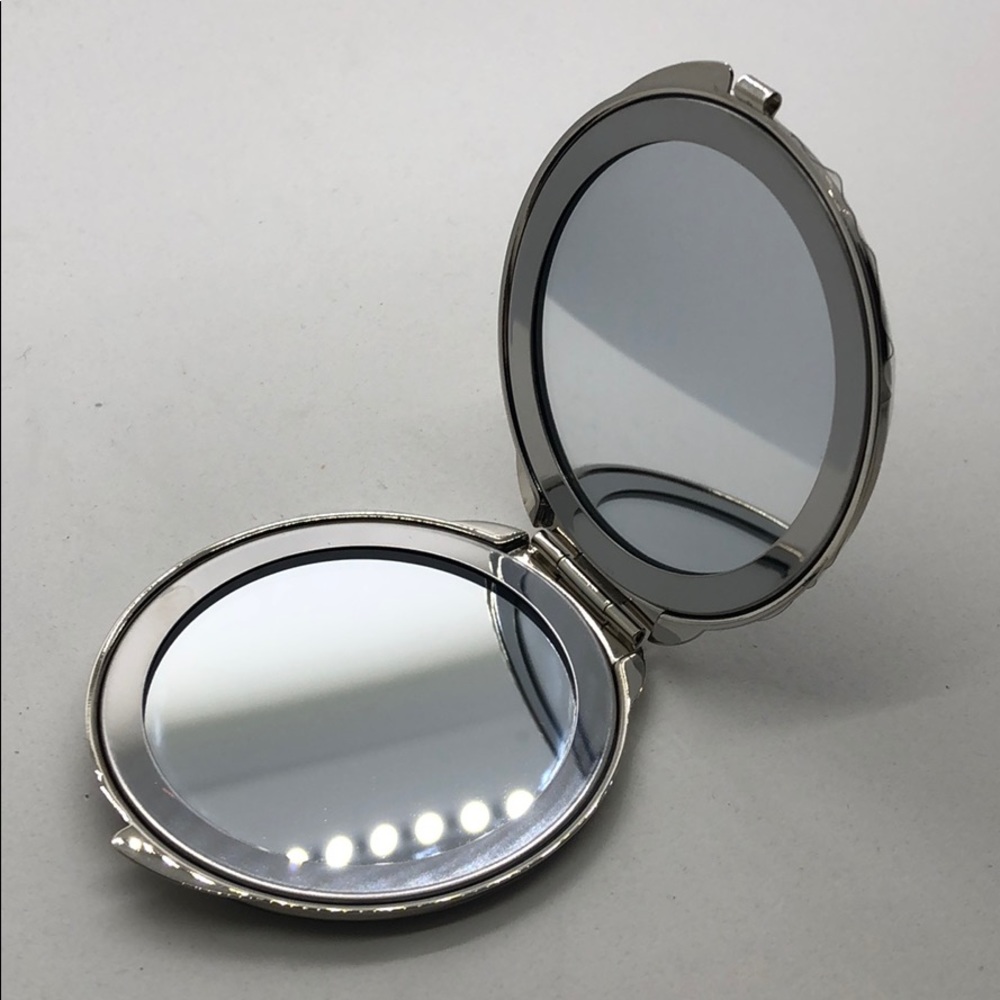 Compact Mirror - Picture 3 of 7